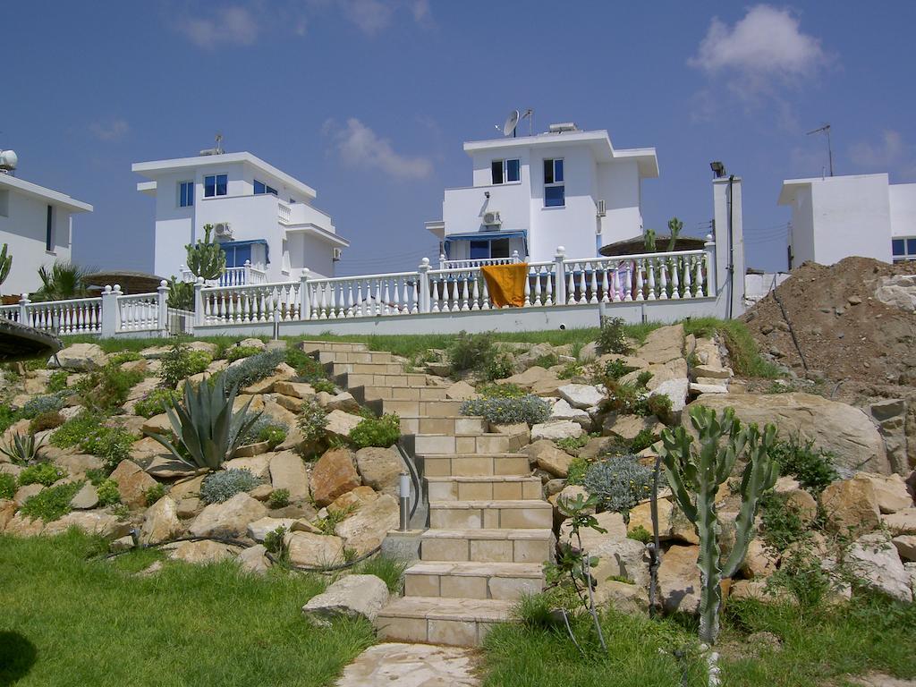 Zygi Beachfront Villa Kültér fotó