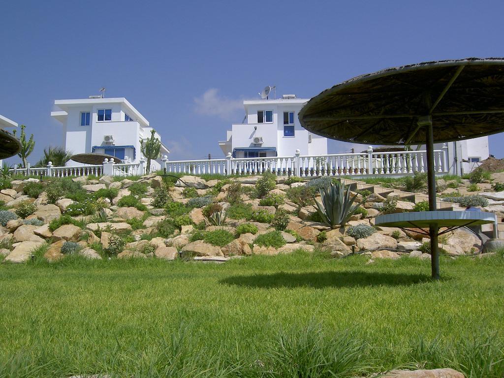Zygi Beachfront Villa Kültér fotó