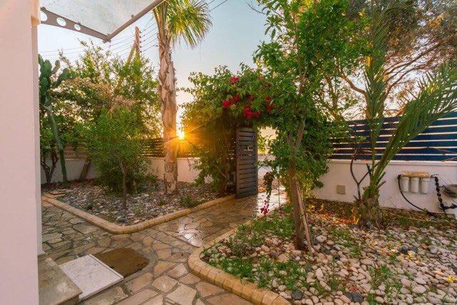 Zygi Beachfront Villa Kültér fotó